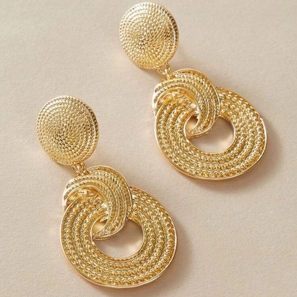 1 pair textured metal, round drop earrings, metal color gold - Picture 4 of 7